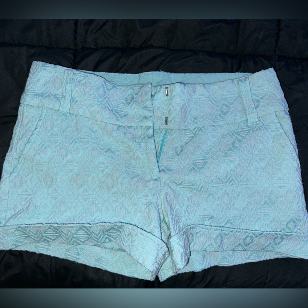 cute aztec design blue shorts!!